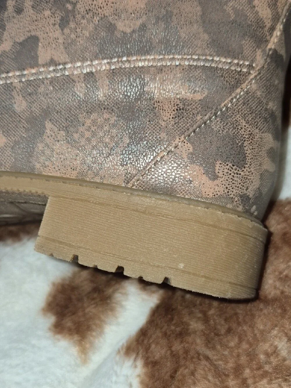 Girl Mia Camo Boots Size 2 NWT